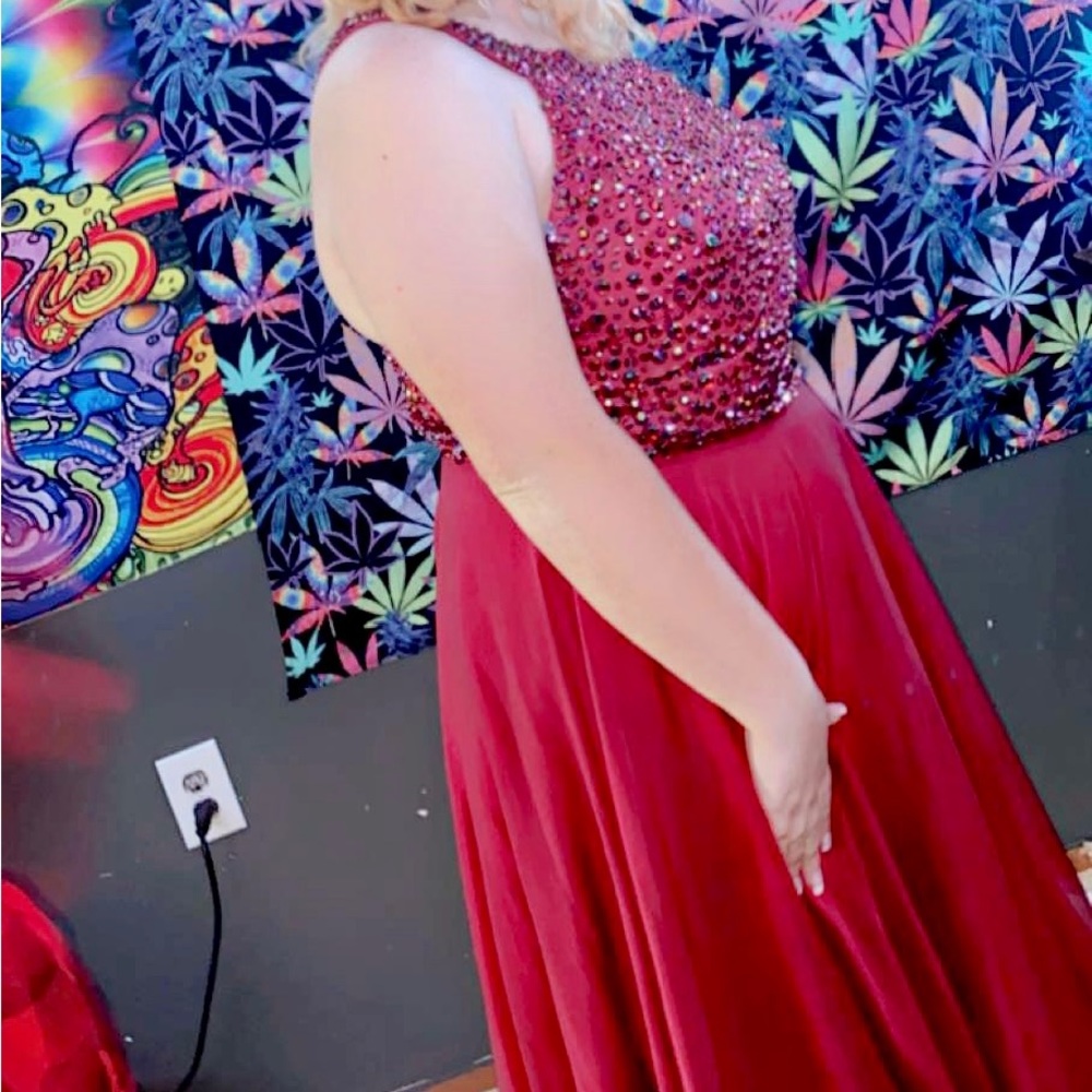 Maroon prom dress